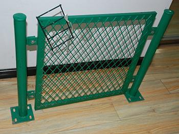 钢板护栏网 - 河北振兴金源丝网集团图片3